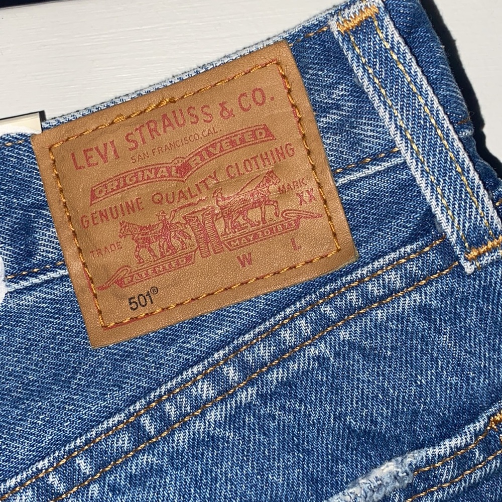 Levi’s 501 Original Cropped - Picture 6 of 11